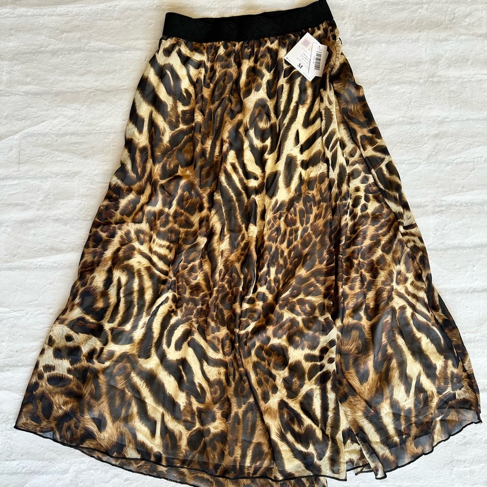 LuLaRoe Lucy Skirt Medium ✨NWT✨ Leopard print